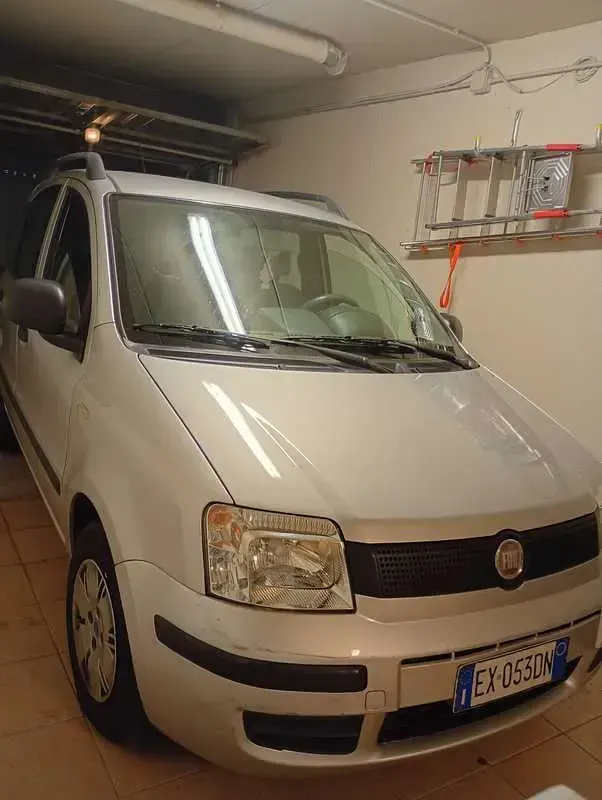 Usata Fiat Panda Dynamic 60 CV (44 kW) 2010 Argento Utilitaria
