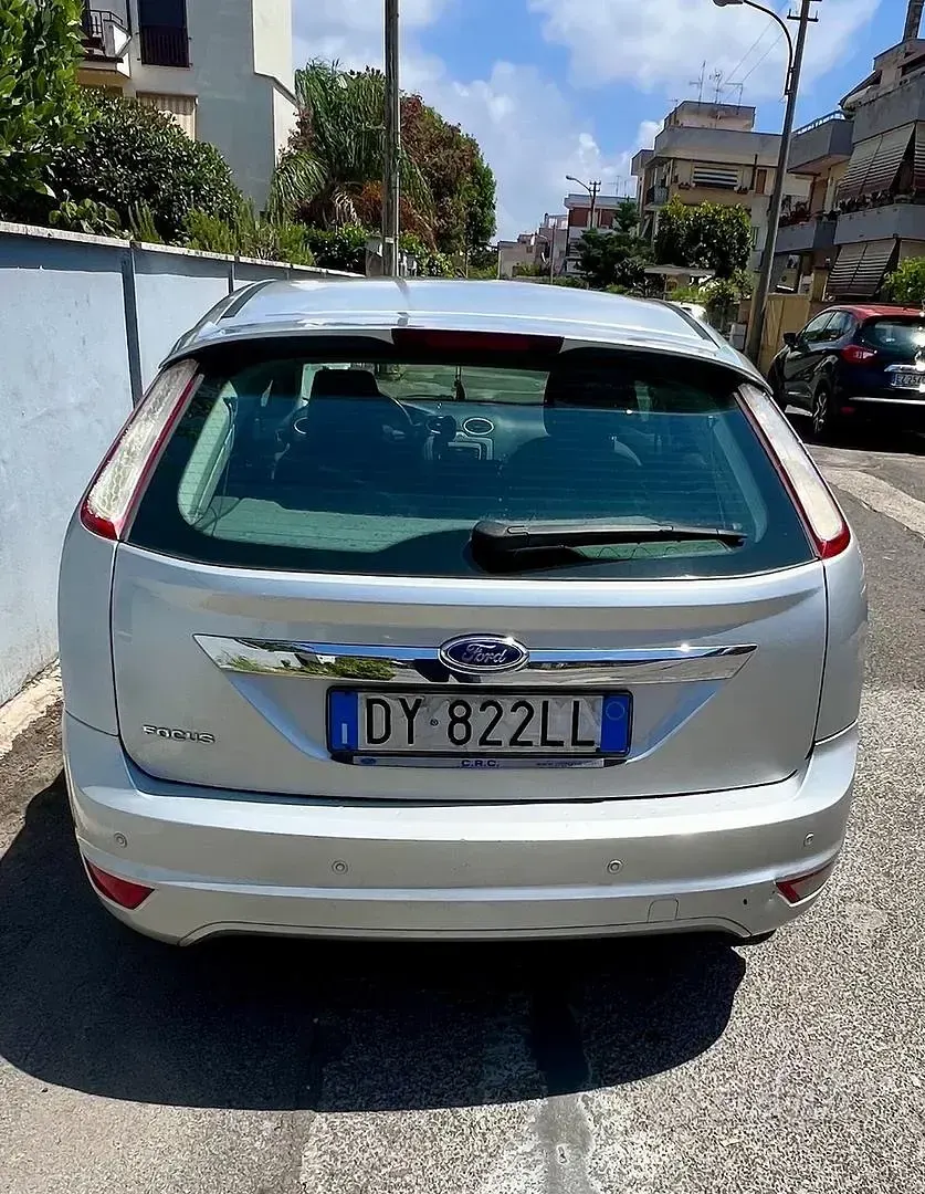 Usata Ford Focus 145 CV (106 kW) 2009 Grigio Berlina