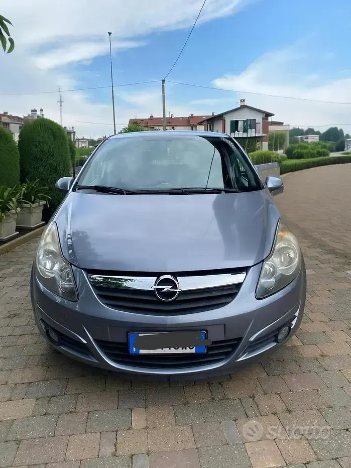 Usata Opel Corsa 85 CV (62 kW) 2010 Blu Utilitaria