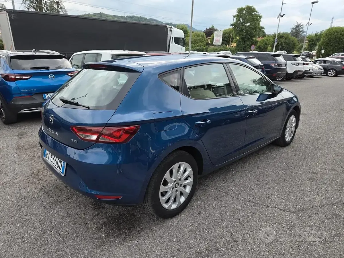Usata Seat Leon Business 105 CV (77 kW) 2015 Blu/azzurro Berlina