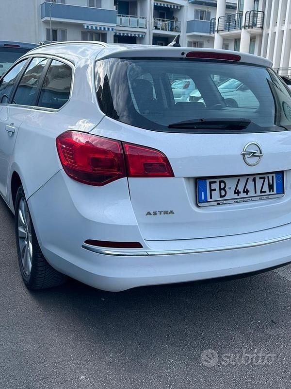 Usata Opel Astra Cosmo 110 CV (80 kW) 2016 Bianco Station wagon