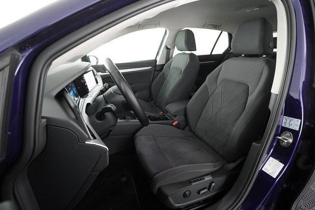 Usata VW Golf VIII Life 131 CV (96 kW) 2021 Atlantic blue