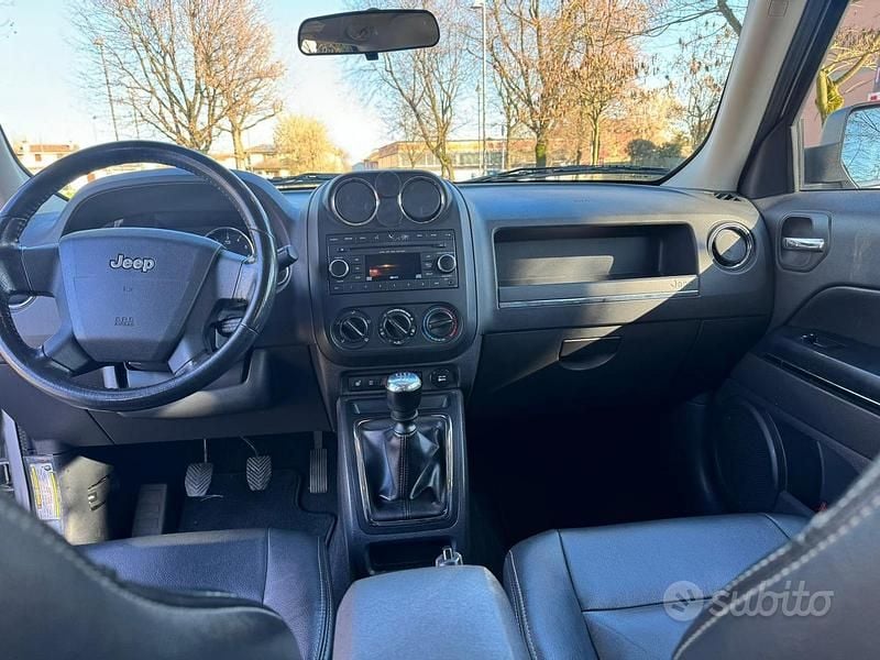 Usata Jeep Patriot 140 CV (102 kW) 2009 Grigio SUV