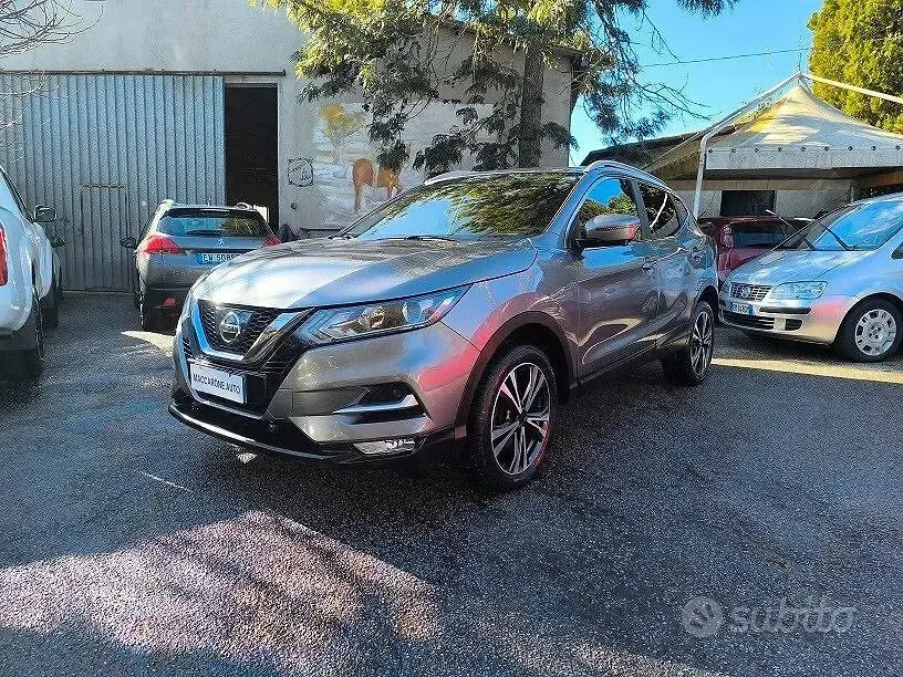 Usata Nissan Qashqai N-Connecta 131 CV (96 kW) 2018 Grigio SUV