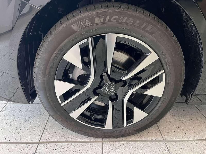 Nuova Peugeot 208 Style 136 CV (100 kW) 2025 Bianco Utilitaria