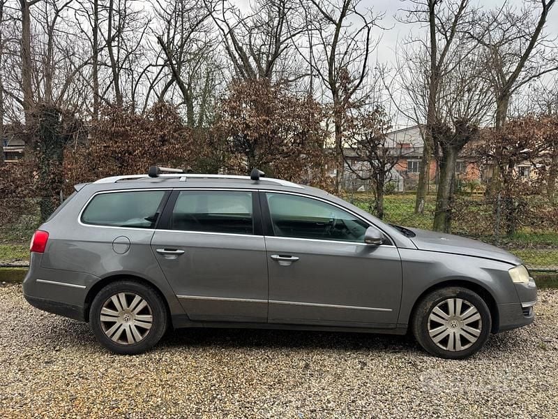 Usata VW Passat Highline 140 CV (102 kW) 2006 Grigio Station wagon