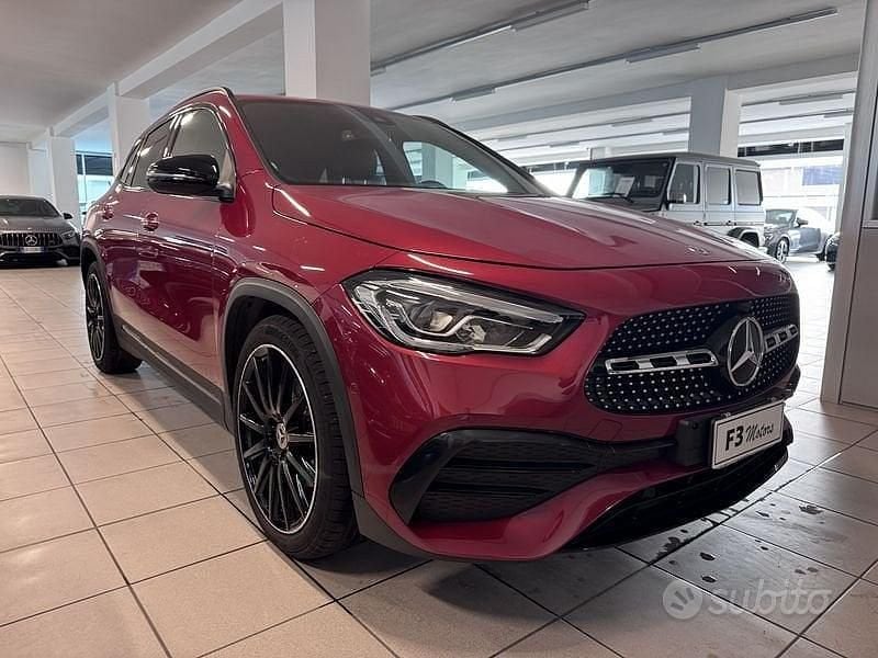 Usata Mercedes GLA200 Premium 150 CV (110 kW) 2023 Rosso SUV