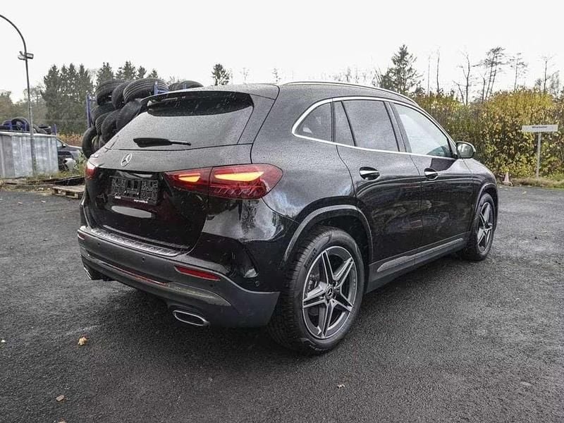 Usata Mercedes GLA200 AMG line 163 CV (119 kW) 2025 Nero SUV