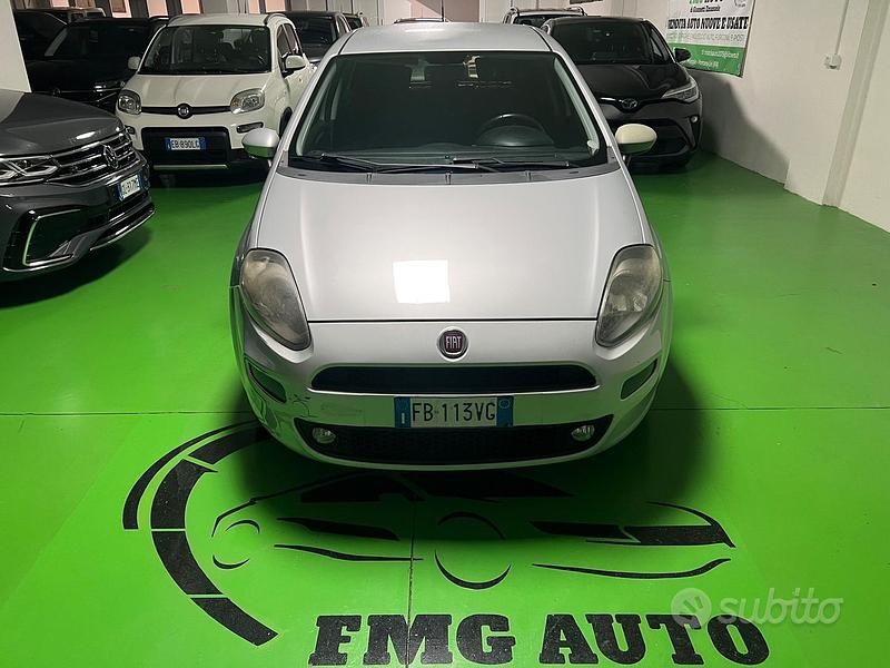 Usata Fiat Punto Lounge 75 CV (55 kW) 2015 Grigio Berlina
