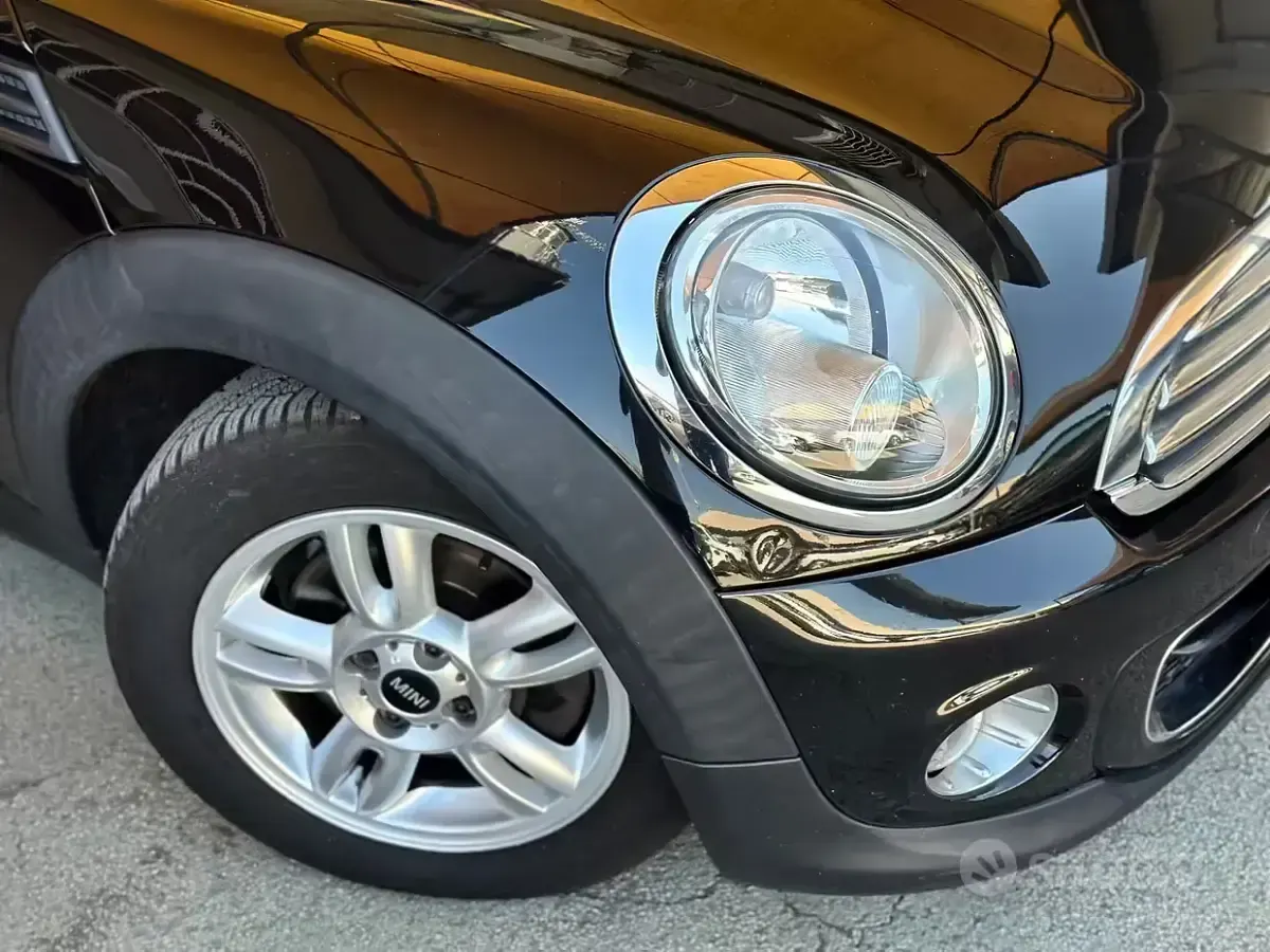 Usata Mini Cooper D 111 CV (81 kW) 2013 Nero Utilitaria