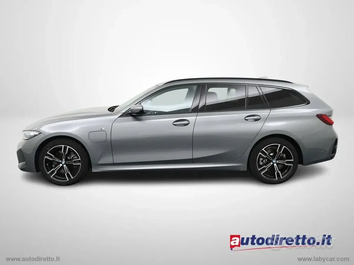Usata BMW 330 M Sport 184 CV (135 kW) 2025 Grigio Station wagon