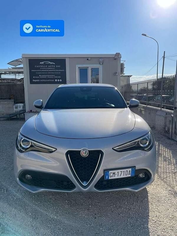 Usata Alfa Romeo Stelvio Super 190 CV (139 kW) 2022 Grigio moonlight meta SUV
