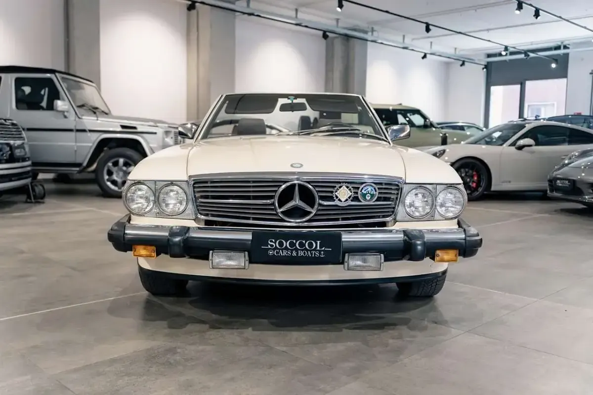 Usata Mercedes 560 245 CV (180 kW) 1986 Beige Cabrio