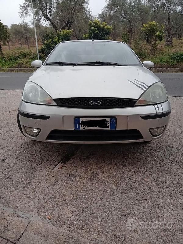 Usata Ford Focus 101 CV (74 kW) 2004 Grigio Berlina