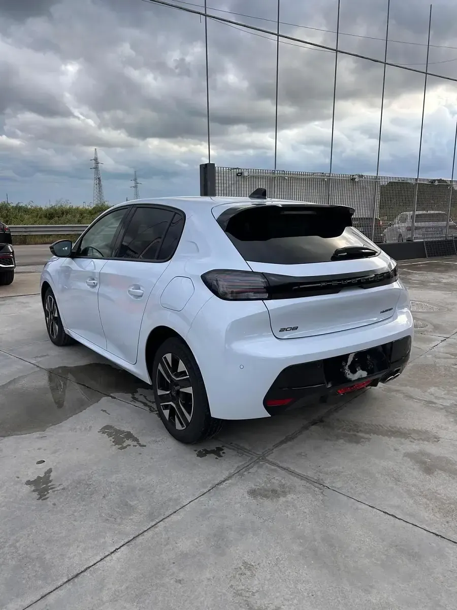 Nuova Peugeot 208 Allure 135 CV (99 kW) 2025 Bianco Utilitaria