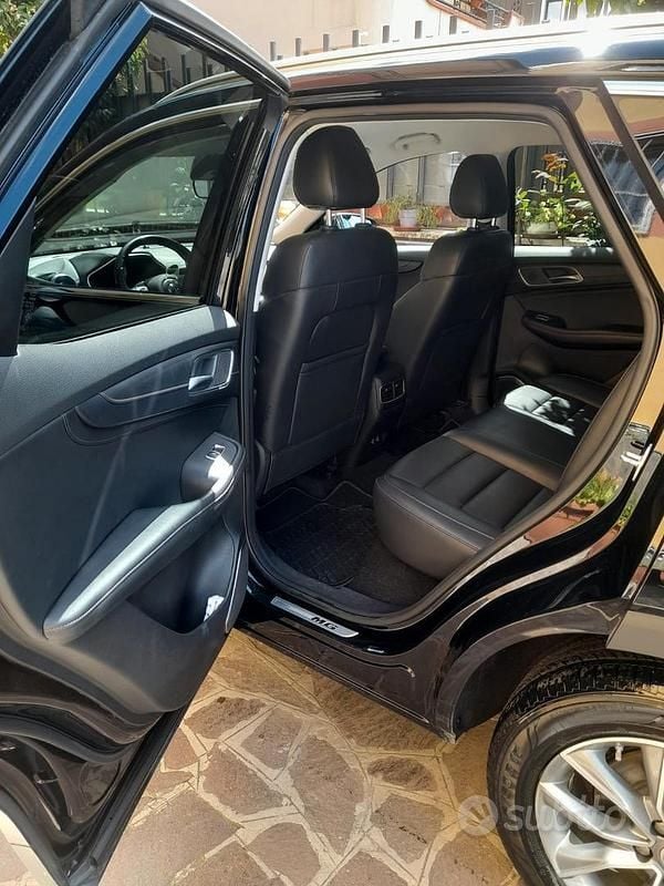 Usata MG HS Comfort 162 CV (119 kW) 2023 Nero SUV