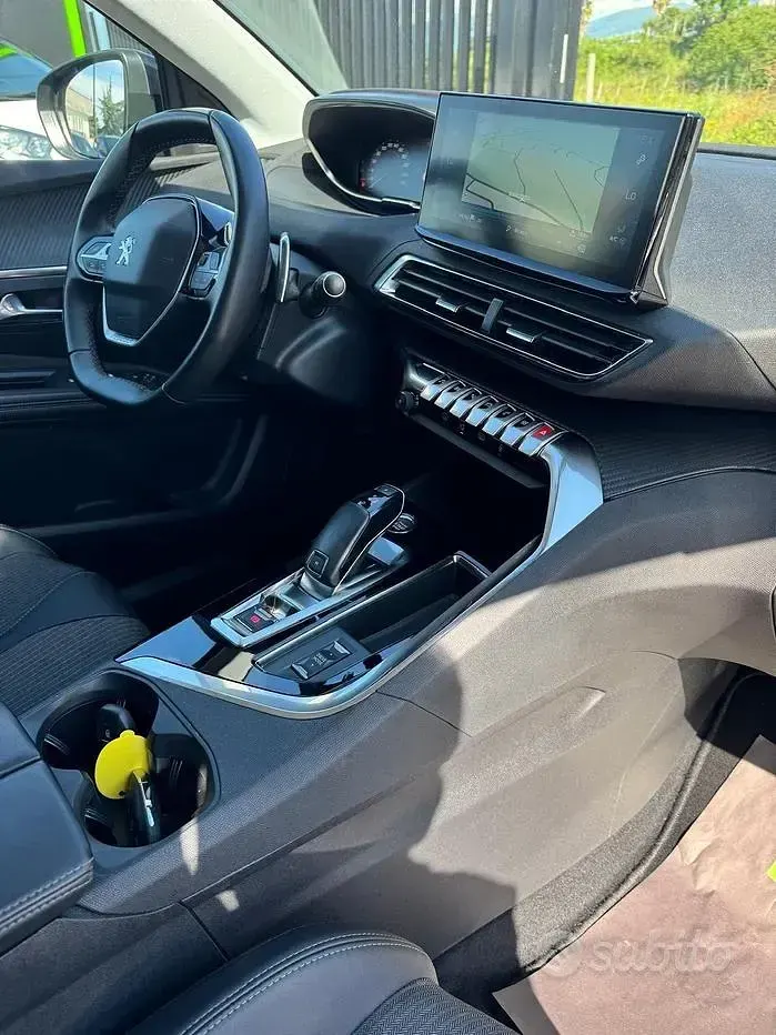 Usata Peugeot 3008 Allure 131 CV (96 kW) 2022 Grigio SUV