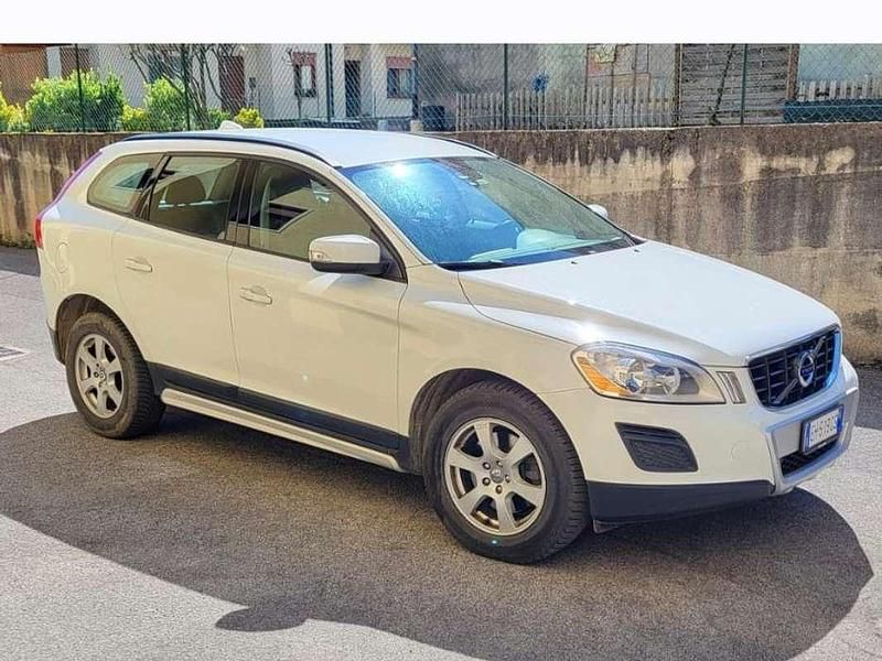 Occasion Volvo XC60 Momentum 163 ch (119 kW) 2011 Blanc SUV