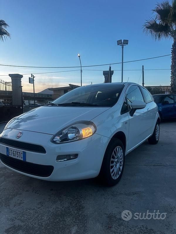 Usata Fiat Punto Pop 69 CV (50 kW) 2014 Bianco Furgone