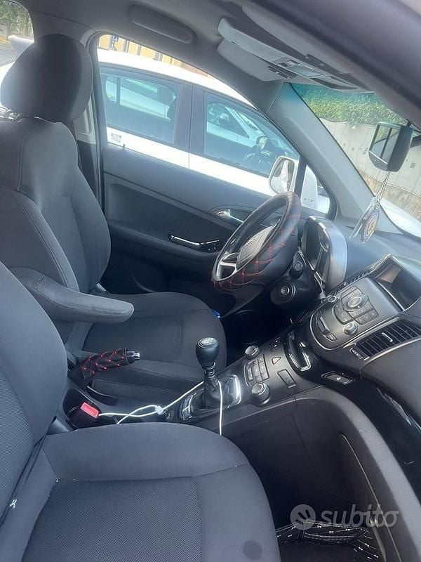 Bianco Usata 2011 Chevrolet Camaro Tre volumi | 4500 € - Immagine 1/4