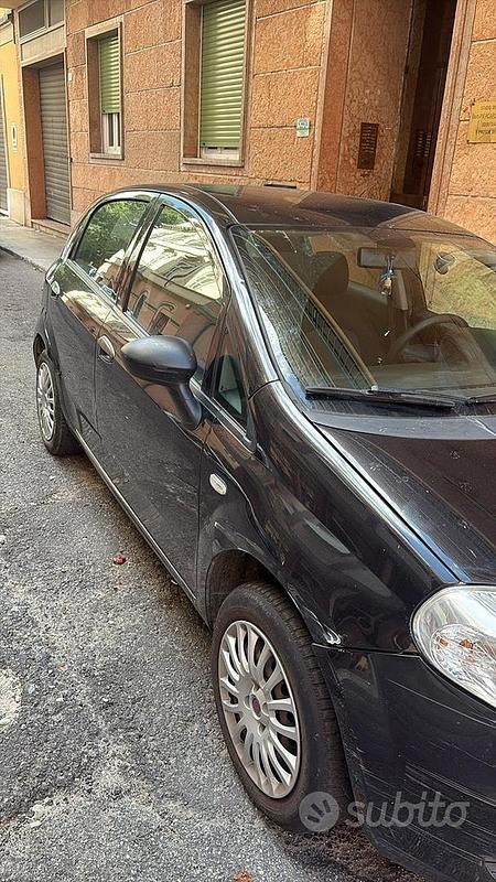 Usata Fiat Grande Punto 65 CV (47 kW) 2013 Nero Utilitaria
