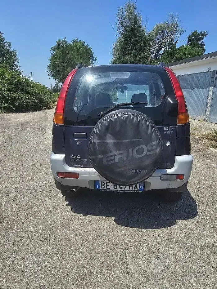 Usata Daihatsu Terios 83 CV (61 kW) 1999 Bluazzurro SUV