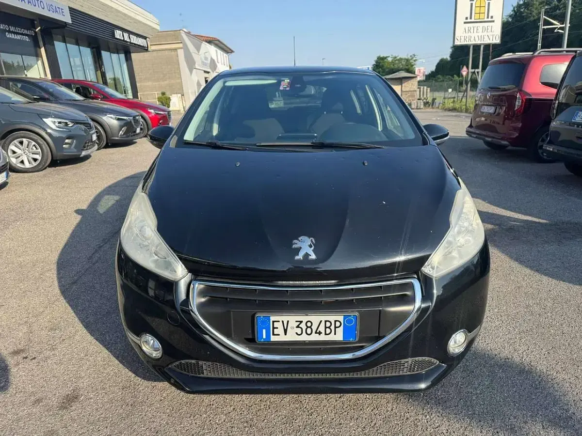 Usata Peugeot 208 Allure 92 CV (67 kW) 2014 Nero Utilitaria