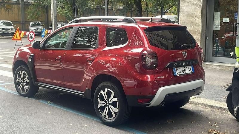 Usata Dacia Duster Prestige 101 CV (74 kW) 2022 Rosso SUV