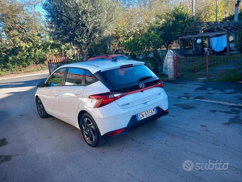 Usata Hyundai i20 100 CV (73 kW) 2023 Bianco Utilitaria