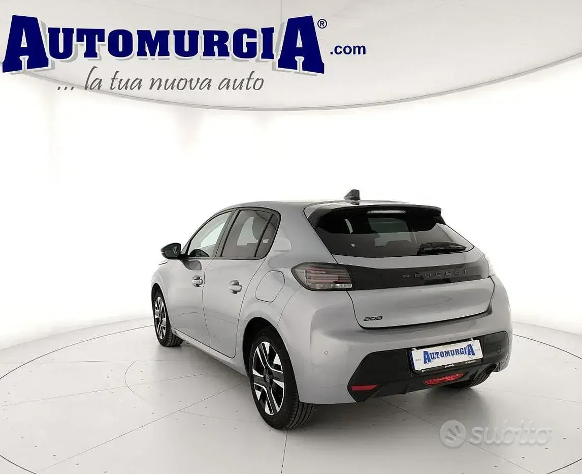 Usata Peugeot 208 Allure 101 CV (74 kW) 2025 Grigio Utilitaria
