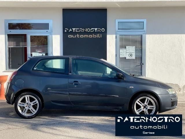 Grigio(met.) Usata 2004 Fiat Stilo Active Tre volumi | 1500 € (Buon prezzo) - Immagine 1/4