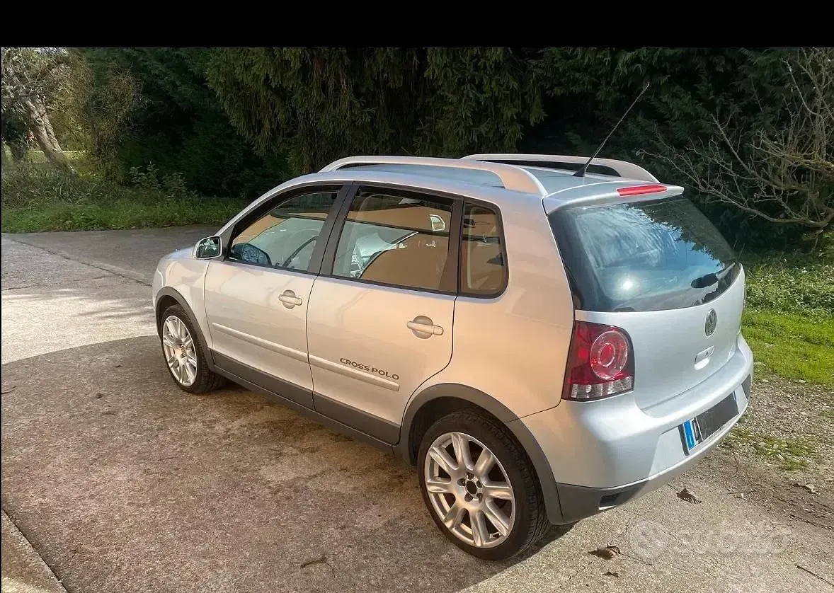 Usado VW Polo Cross 75 CV (55 kW) 2006 Gris Utilitario