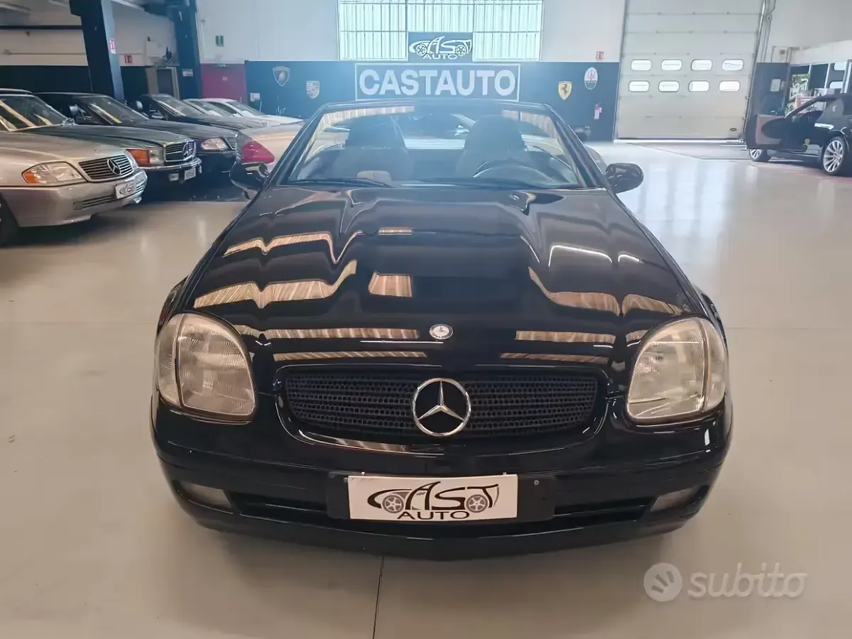 Usado Mercedes SLK230 193 CV (141 kW) 1998 Negro Descapotable