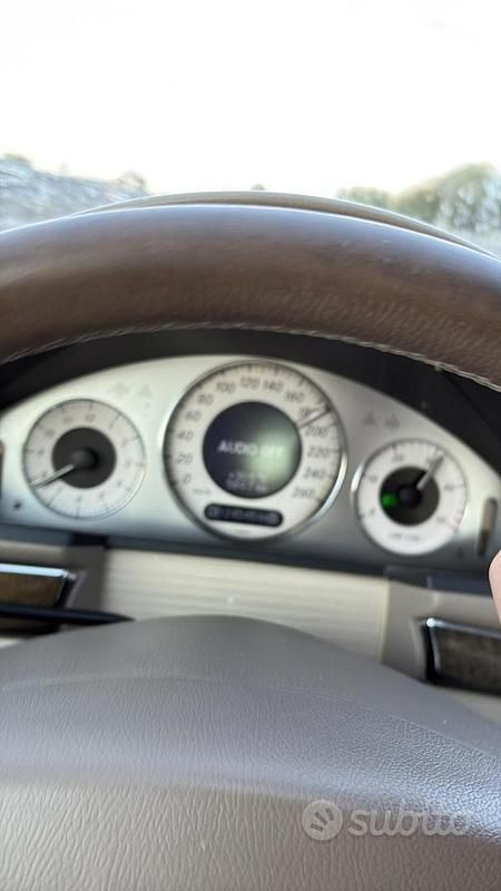 Usata Mercedes 280 2005 Marrone Berlina