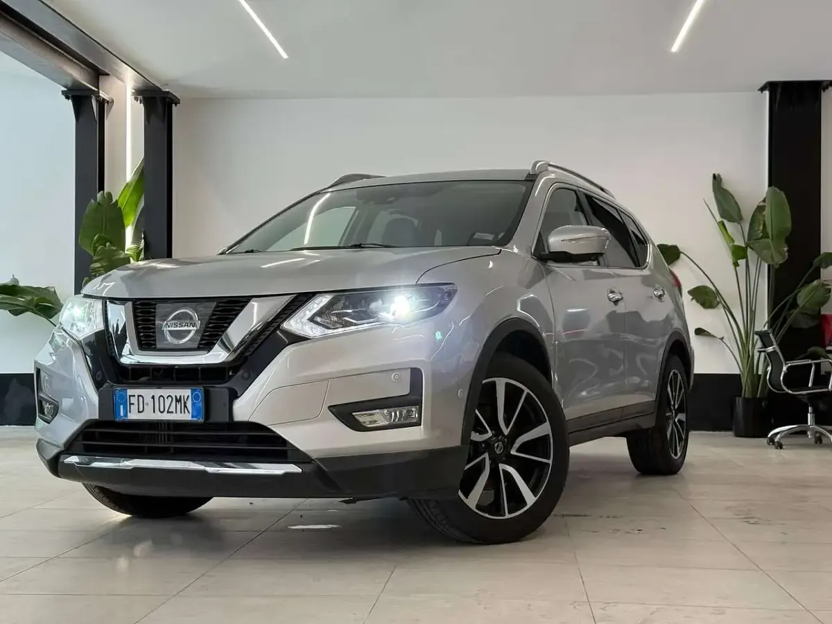 Usata Nissan X-Trail Tekna 131 CV (96 kW) 2017 Argento SUV