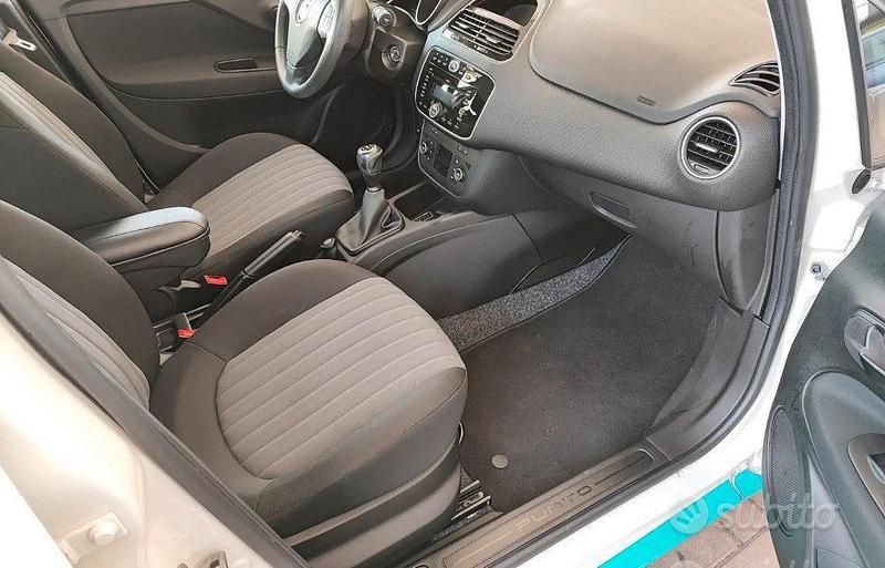 Usata Fiat Punto 95 CV (69 kW) 2018 Bianco Utilitaria