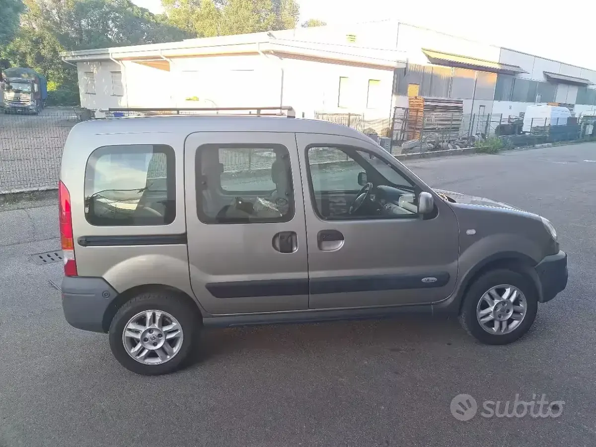 Usata Renault Kangoo 95 CV (69 kW) 2007 Grigio Monovolume