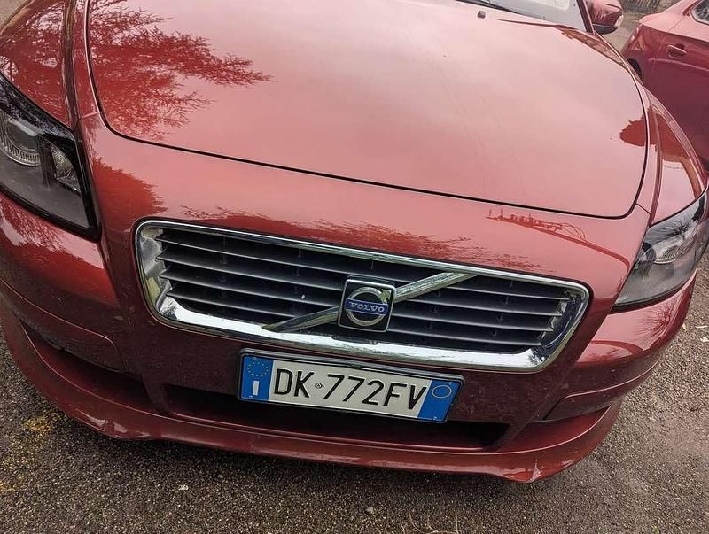 Usata Volvo C30 Momentum 101 CV (74 kW) 2007 Rosso Utilitaria