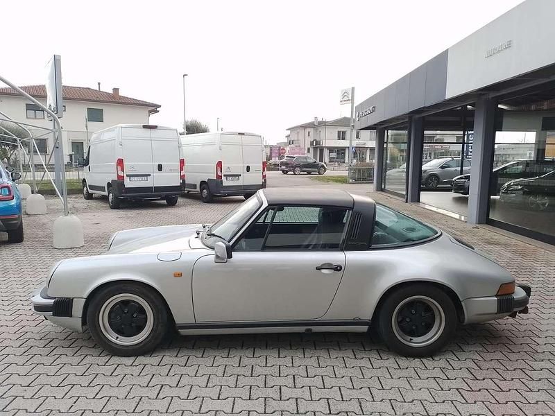 Usata Porsche 911 Carrera Cabriolet 231 CV (169 kW) 1985 Argento Cabrio