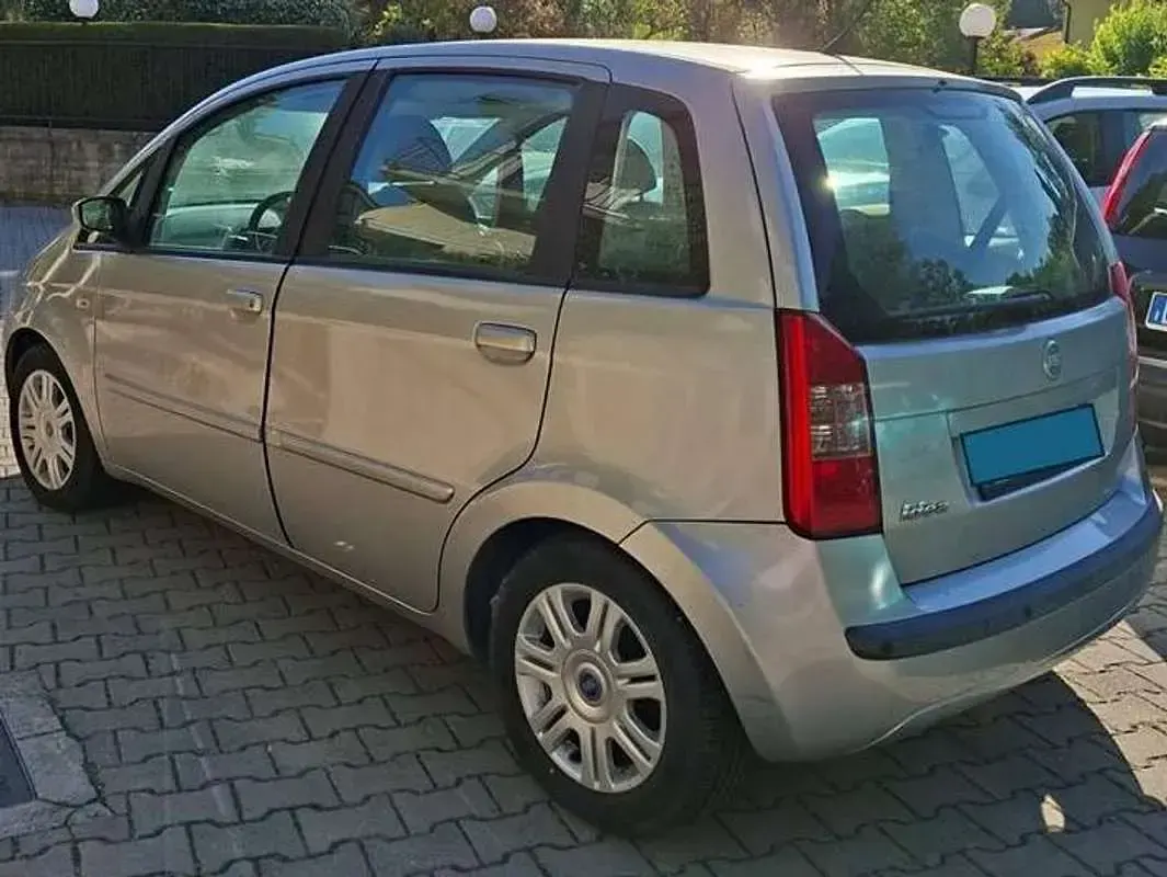 Usata Fiat Idea Active 95 CV (69 kW) 2004 Argento Monovolume