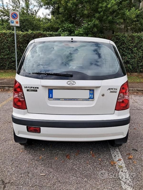 Usata Hyundai Atos 59 CV (43 kW) 2004 Bianco Utilitaria