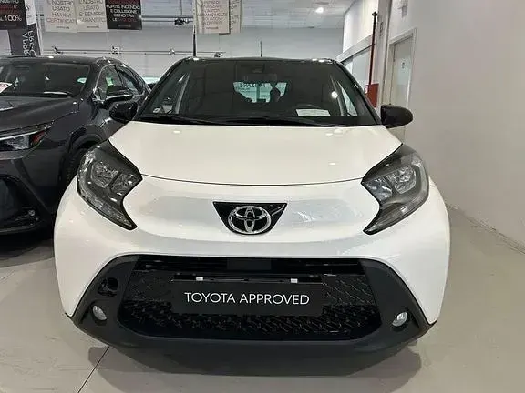 Usata Toyota Aygo X Trend 72 CV (52 kW) 2023 Bianco SUV