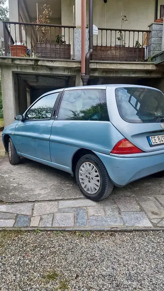 Usata Lancia Ypsilon 54 CV (39 kW) 2003 Blu Utilitaria
