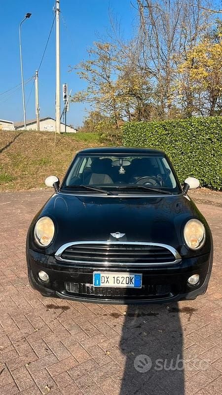 Usata Mini Cooper 75 CV (55 kW) 2009 Nero Utilitaria
