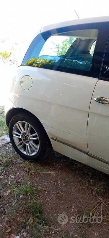 Usata Lancia Ypsilon 2011 Bianco Utilitaria