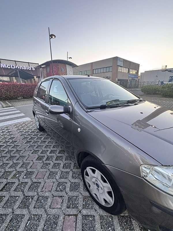 Usata Fiat Punto 86 CV (63 kW) 2006 Utilitaria