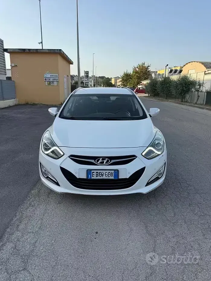 Usata Hyundai i40 136 CV (100 kW) 2014 Bianco Station wagon
