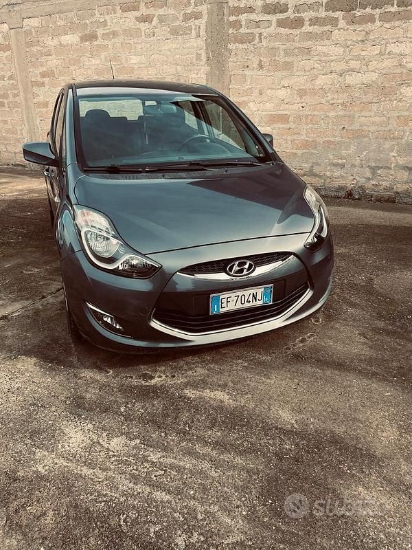 Usata Hyundai ix20 Comfort 77 CV (56 kW) 2011 Grigio Utilitaria