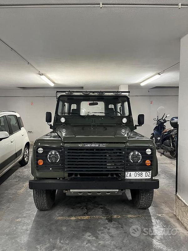Usata Land Rover Defender 86 CV (63 kW) 1986 Verde SUV