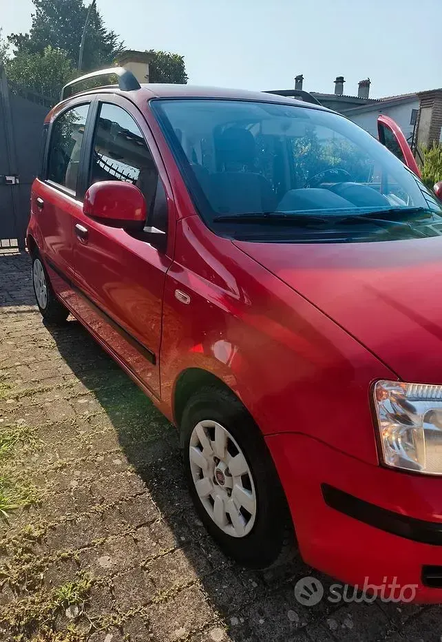 Usata Fiat Panda Dynamic 69 CV (50 kW) 2006 Rosso Utilitaria